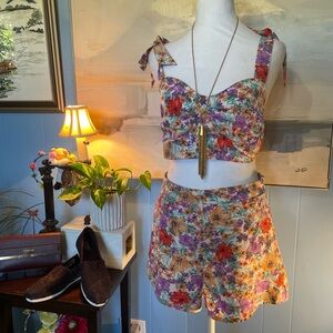 Floral Tie-Shoulder High-Low Crop Top & Shorts Set - Multicolor